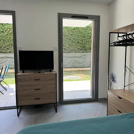 30 M2 2 A 4 Personnes Apartment *